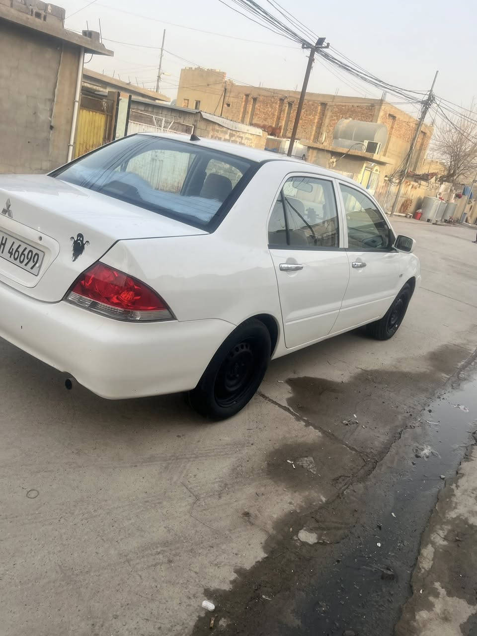 سلاو  ئه م مستربوشيه بوفروشتن موديل2011مه كينه گه وره يه گئرومه كينه به شه رت پيتاقه ى بانزينى هه يه سه نه وى تازه زه يه تا به ناوخومه سعرى 96 مه جالى تيايه ره قم ته له فون *********** كركوك
