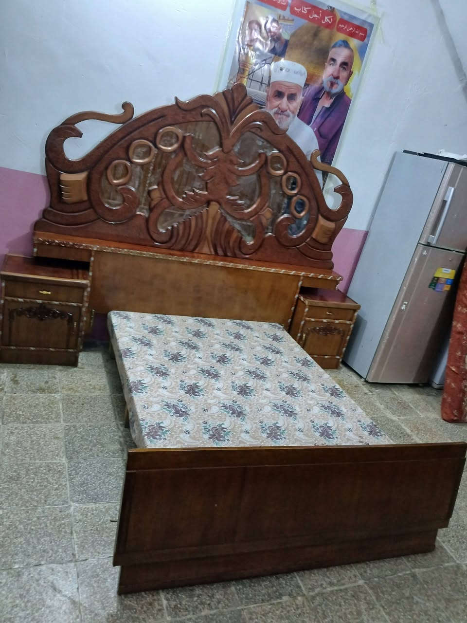 غرفه ام ٦ داخل وخارج صاج حلوه ثكيله متواجد علخاص اكو توصيل بفلوس رقمي *********** ابو جود سعره ٣٥٠ قفل
