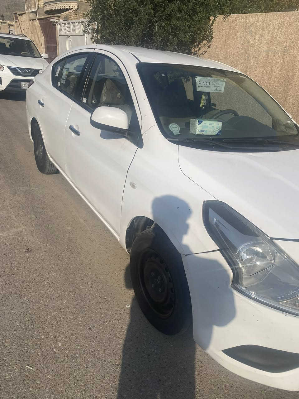 السلام عليكم نيسان هندي 19 سنويه ورقم جديد هاي الصور قديمه بيها 3 قطع بارد قليل السعر 104 وبيها مجال بسيط مكاني بغداد الحريه *********** سياره مناقصه شي خير من الله
