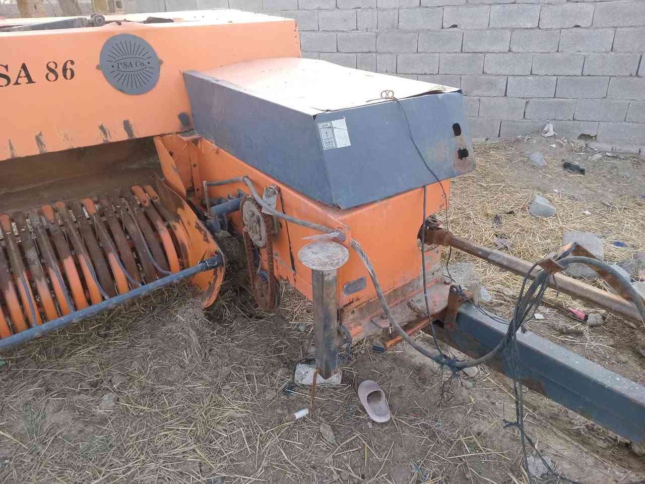 السلام عليكم
كابسه ايراني موديل 20 نضيفه لالحيم ولافطر
ايدك والشغل ماناقصه اي شي
بسعر ٣٥٠٠ وبيه حك الجيه
***********
