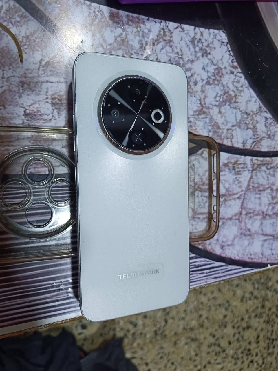 تكنو سبارك 30c مبدل شاشه اصليه ذاكره 256 لون ابيض رايده مراوس تعال خاص ***********رقمي
