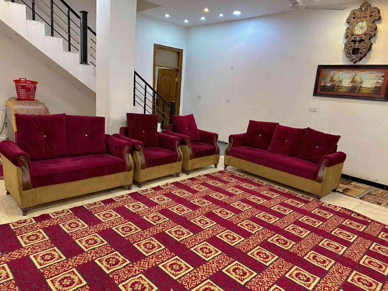 السلام عليكم تخم قنفات للبيع شغل عراقي درجه اولى توصال نضيف كلش 7 مقاعد لون مميز السعر 400 الف وبي مجال للشراي مكاني بغداد الاعظميه التواصل خاص او  على رقم الهاتف :

واتساب / *********** بغداد, العراق
