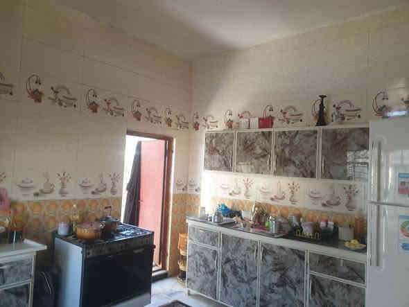 سلام عليكم بيت اابيع خلف شياع زراعي وجه علا شارع ٣٠مباشر مساحه ٥٥٠ ثلاث غرف وساله ودوانيه مطبخ وضح بصوره  ***********
