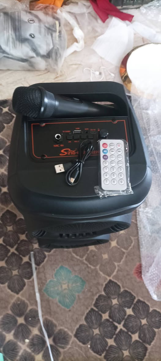 ام بي 3 حجم كبير سماعتين مايك لاسلكي مثل ما موظح بصوره  عندي قطعتين سعر القطعه 25


**إذا كنت صاحب هذا الإعلان وتريد حذفه لأي سبب، رجاءا أرسل رسالة إلى الدعم الفني**