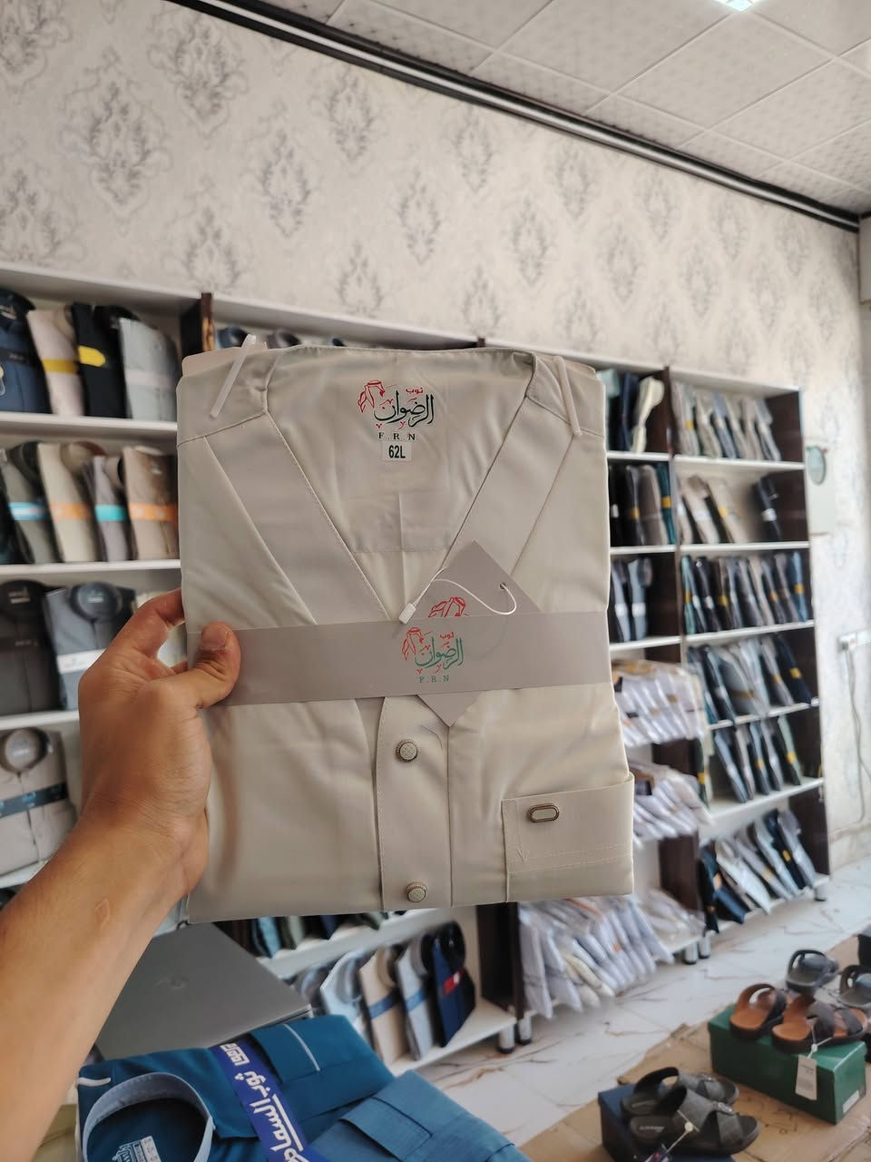 ازياء تميم  
كلابية رجالي حلقة + مسبع
💥 السعر 15,000 فقط
📏 القياسات متوفرة من 56S إلى 62XL
📍 الشرقاط السوق الجديد شارع الخياطين رقم المحل 29 ازياء تميم مقابل مجمع السلام
📦 يوجد توصيل لجميع محافظات العراق بسعر 5000 فقط.
📲 للطلب أو الاستفسار راسلنا على الخاص أو واتساب: ***********

