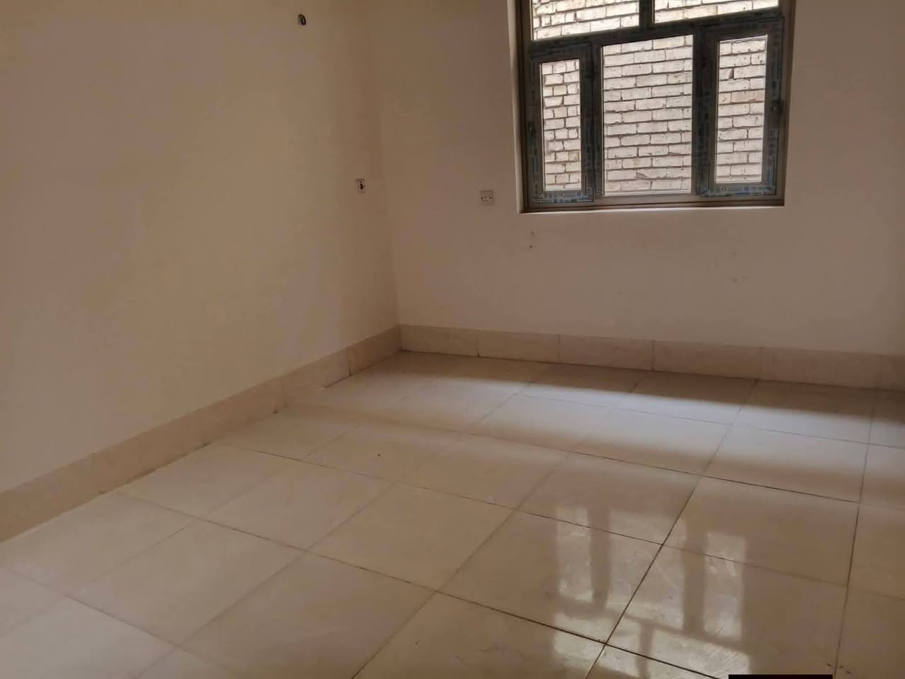 مشتمل للايجار مساحة 85م
مدخلين
استقبال وحولى مطبخ وخدمات في 3 و4نوم
.........
موقع المشتمل الشعب
......
مراجعة مكتب لادلية الامين
بادارة ابو ايمن الحميداوي
***********
