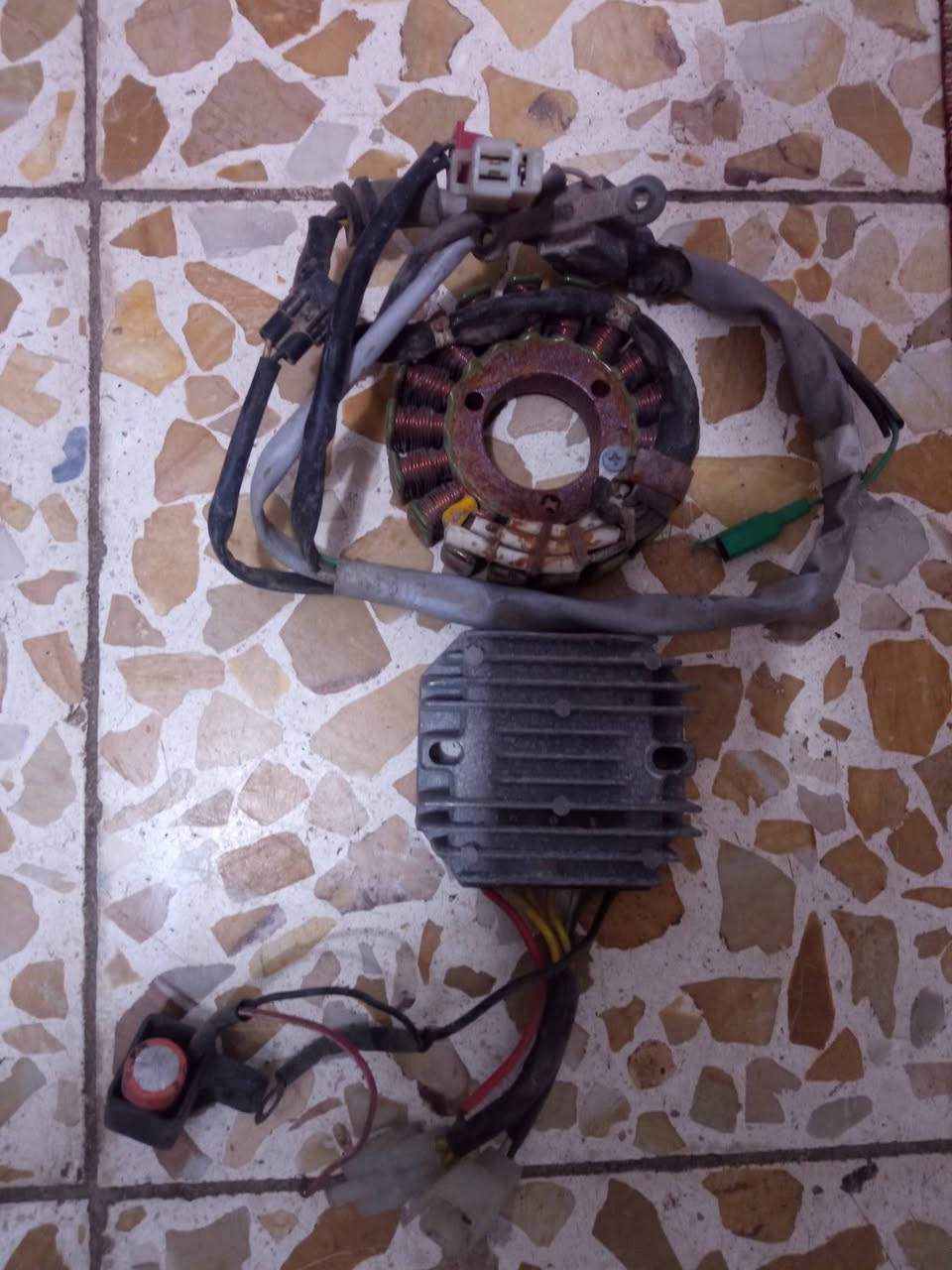 ملف مال تكتك شغالات وكتف شحن شغال ***********
