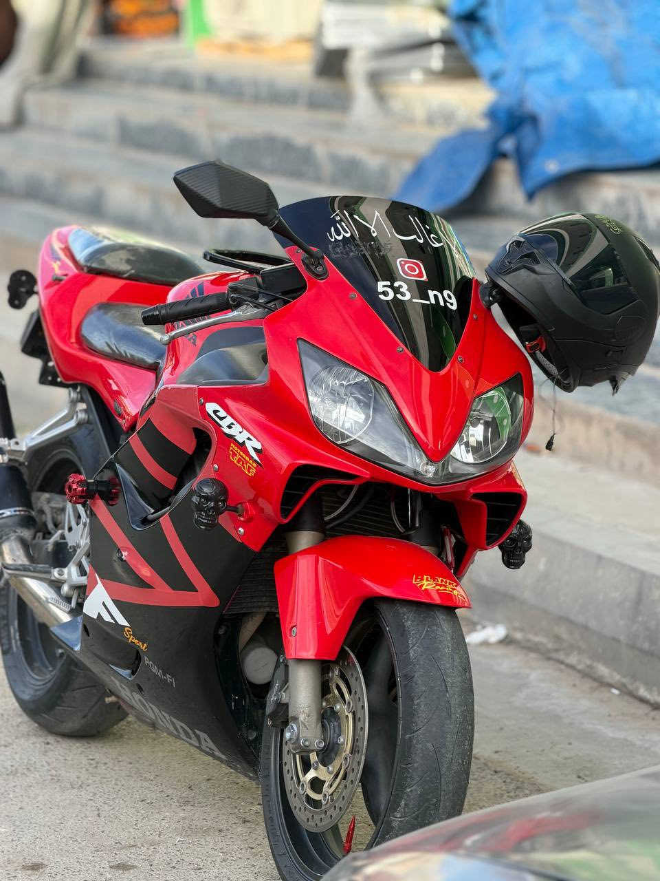 السلام عليكم
F4i 2004 

مكفولة كفالة عامة حته من الشخط

بيها اوراق حاوية + كمرگ ميناء  

محرك (600) كير ومحرك طيارة ✈️ 

لايت زنون منضومة كاملة عالي ناصي 

عليها سلايدرات حماية 

تخم تاير جديد اصلي 

صالنصة اصلية رعيد سعرها 250 دولار 

بنكة حماوة ثانية تنسى حماوتهاا 

الدراجة ماشية 30 ألف 

دهن موتل اصلي + بانزين بس محسن 

السعر (30) وبيهاا مجال بسيط 

مكاني الأنبار قضاء عامرية الصمود 

للأستفسار (‭٠٧٧١ ٣٤٨ ٠٦٢٨‬)
