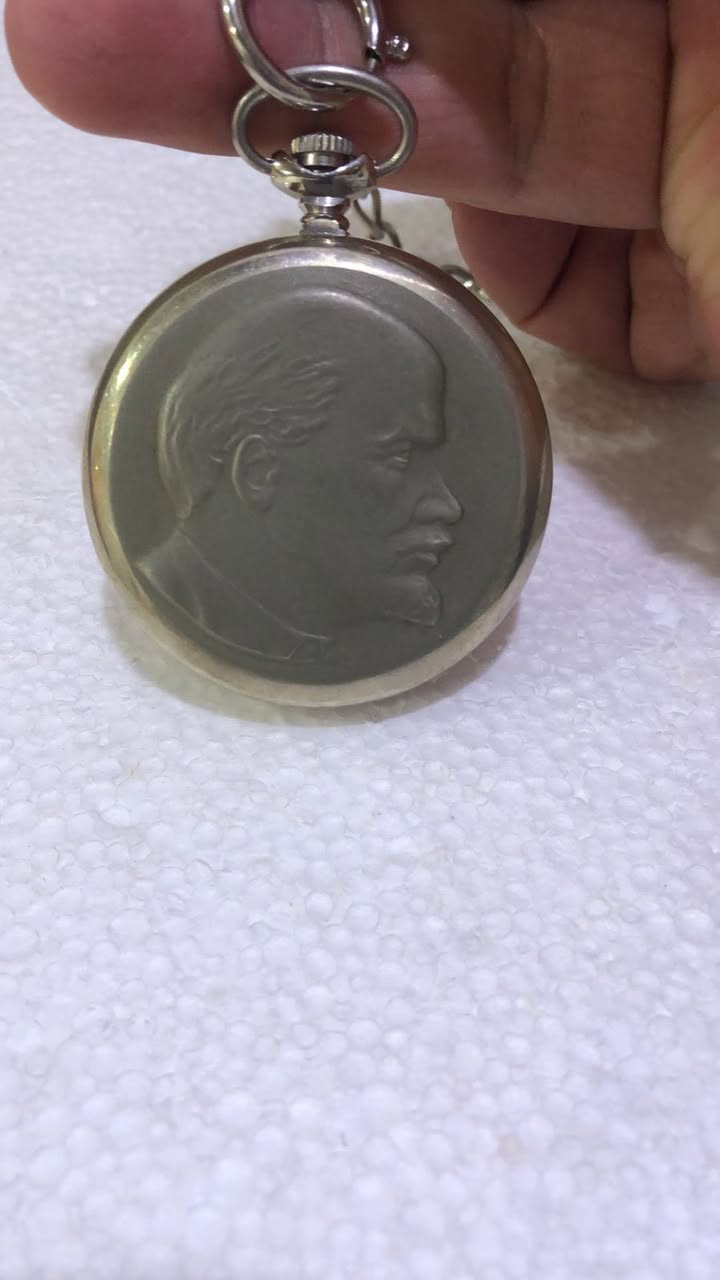 ساعة جيبي روسي  اصليه قطرها 50 فنتج سعر 200 الف يوجد توصيل لكل المحافظات


**إذا كنت صاحب هذا الإعلان وتريد حذفه لأي سبب، رجاءا أرسل رسالة إلى الدعم الفني**