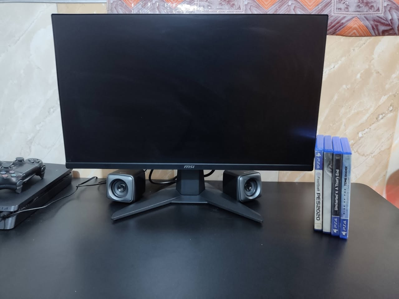 شاشه جيمنج ام اس اي msi حديثه صالي اربع اشهر من خذتها جديده بل جيس استخدام خليل قليل الموصفات موجوده بل كارتونه تواصل على هذه الرقم *********** بي وتساب

