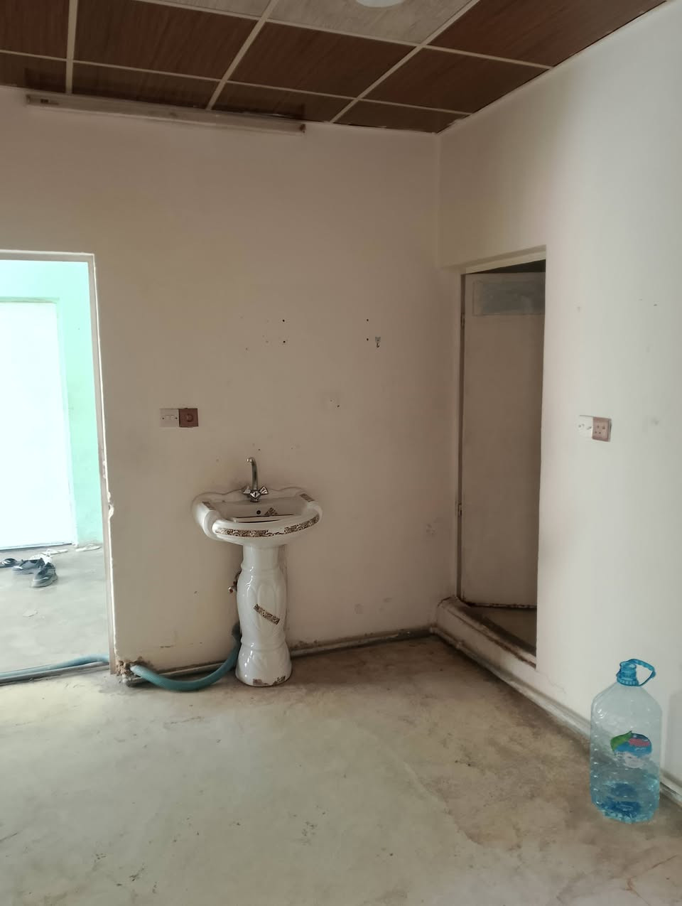 متوفر بيتين لليجار طابق ارضي و ثاني  حي العسكري قرب جامع خديجه على شارع 20 للستفسار ***********
