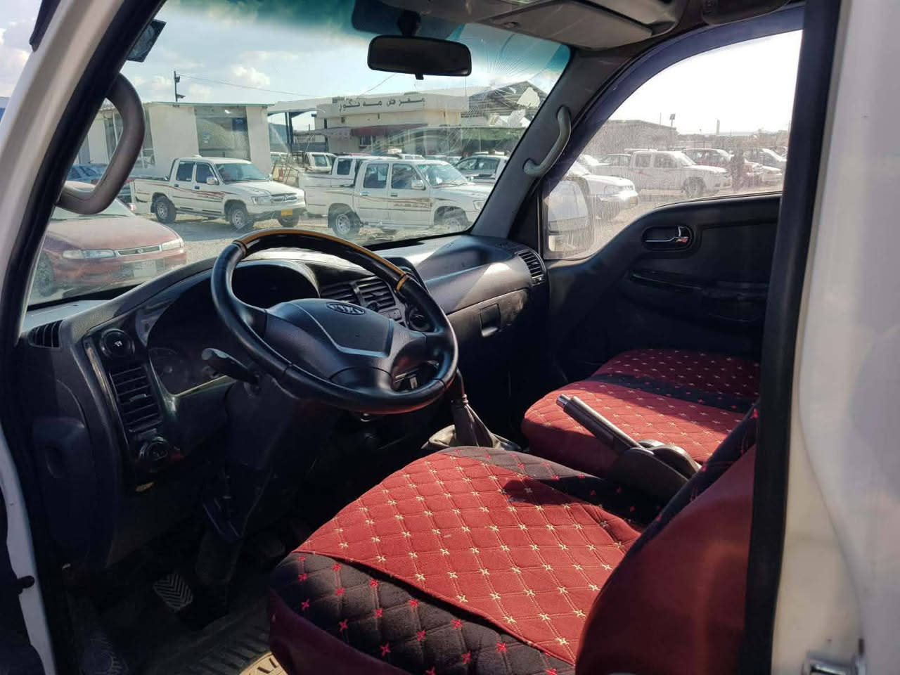 بیسم اللەالرحمن الرحیم  
 
2011ئەبووکلاج
کیا بار دەبڵ قەمەرە    ئاڵتوونی ڕۆژ
فول فول پێنج دوگمە
مەکینە 3000انجیکتر
تەبرید ساردوگەرم 
برێک کارەبای مەزبوت
کوشن هیتەر ئاوێنە کارەبای 
بێخایس وڕازاوی 
یەکبڕاوەی بیلاد2011
دەبڵ سەلە
چوارجام کارەبای
نرخ 73گڵاو کەمێ مجال

 ***********
***********
