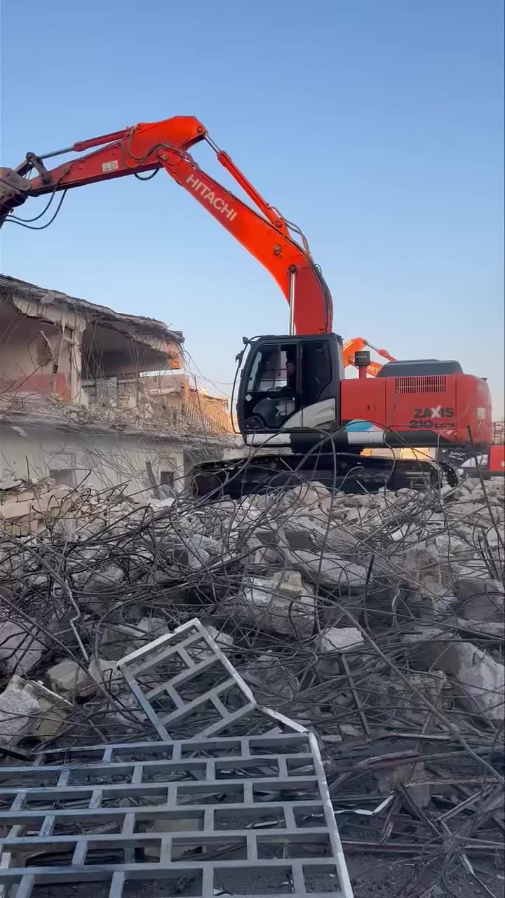 تفليش البيوت هدم الدور والعمارات الشقق الكبيره رفع الأنقاض في بغداد *********** ترميم المنازل حدل الأرض أتصل على الرقم أو واتساب
