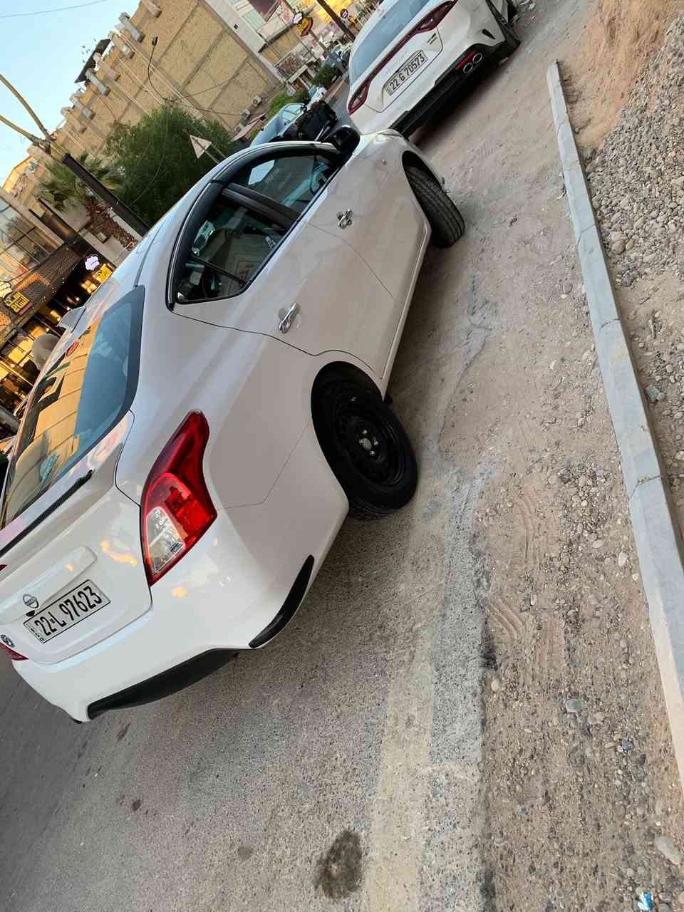 نيسان سني هندي موديل 2024 ام الشباك الاسود
السيارة فول عمية 😅😅 شاشه ايباد تحكم ستيرن جهه وحده سبايدر صندوق كامره خلفية التبريد اكييد ثلج ميحتاج اذكره الشبابيك الامامية كهرباء والخلفيه جوبي فرس وسطي ارضيات حوضيه اصلي 
بيه تغليف للجام حراري ضمان سنتين السياره الحمدلله نظيفه جدا وبالعافيه على الي ياخذه بدون ضربه بدون حادث بدون صبغ بدون اي تكحيل بيه شخط يم قبغ البانزين موضح بالصور ضمان رقم اربيل باسمي 
سعر السياره 118 ورقه وبيه مجال حك الجية تجي تجيك وتشوف وترايك وين متريد
للاستفسار *********** مصطفى
