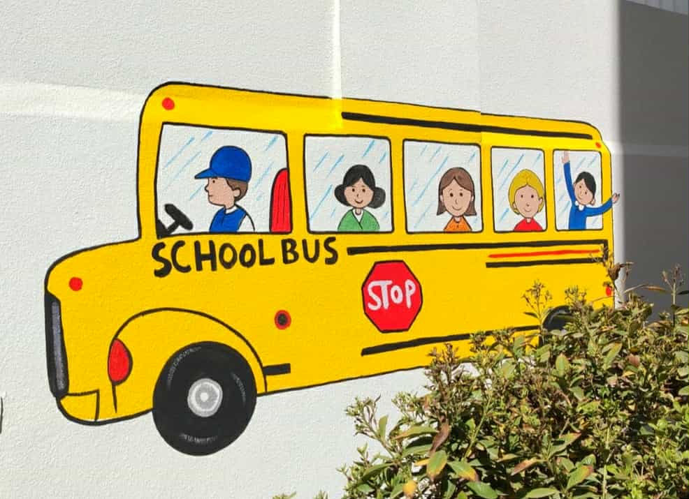 السلام عليكم الى كافة المدارس الاهليه والحكوميه نستقبل طلبات رسم الجدران الداخليه والخارجيه  مع صبغ الجدران باسعار مناسبه للاستفسار اكثر مراسلتنا على الواتساب ***********
