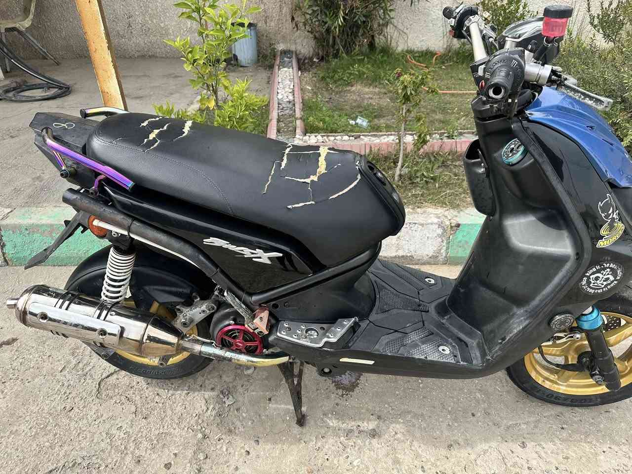 سكنز جبلي للبيع مكينته جديده ومكفوله قباقه مال كور بيه كهرباىياته كله شغالي بيه بريك برنبو وتزويد حلو مكاني الكاظميه 1250 وبيه مجال  ***********
