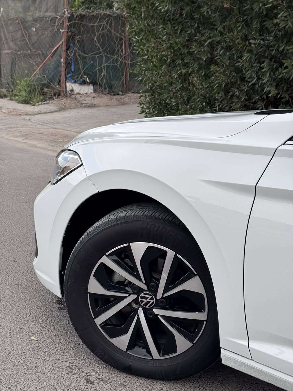 سلام عليكم 

فولكسواكن جيتا 2024 سياره جديده نص فول 

بيها نص البنيد صبغ فقط بدون دواخل بدون كلشي 

المواصفات: 
رادار امامي 
رادار جانبي 
رادار خلفي 
حساس خلفي 
كامره خلفيه 
تحديد مسار 
تحكمات ستيرن 
سايد بريك بصمه 
شاشه كبيره 
لايت زنون بلادي 
وباقي المواصفات المعروبه 

سياره جديده بمعنه الكلمه واحلى من الصور 

ماشيه 24.000 ميل رقم دهوك بأسمي هزه وسنويه ورقم كله جديد تحويل ثاني يوم 

مكان السياره بغداد 

لااستفسار : ***********
