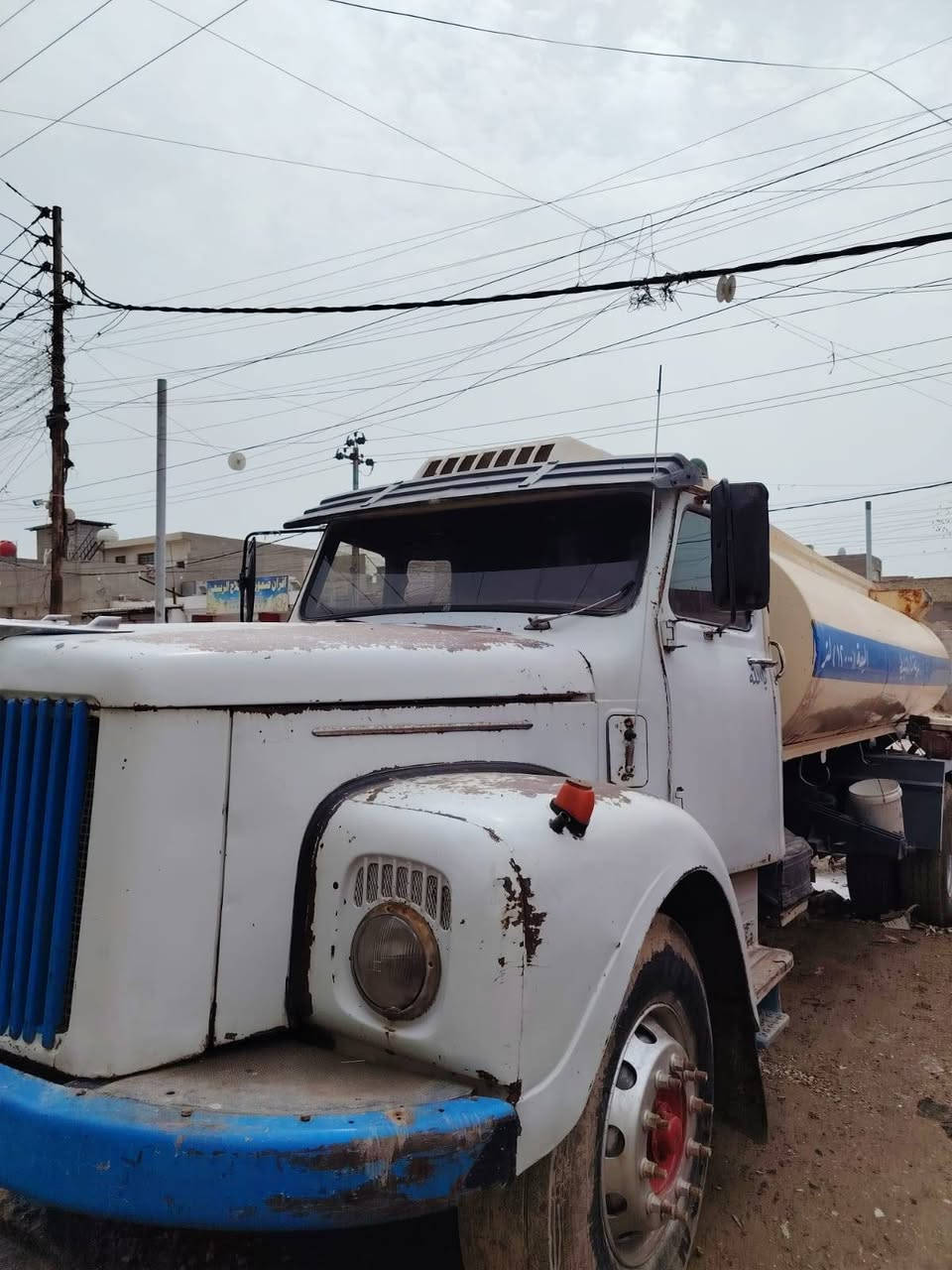 سكاني 111 سياره قمر بلاديه مكينه مال 112 رساله رقمها بابل اصفر السياره ما بيها تحويل راعيها باسمه ضرايب ***********
