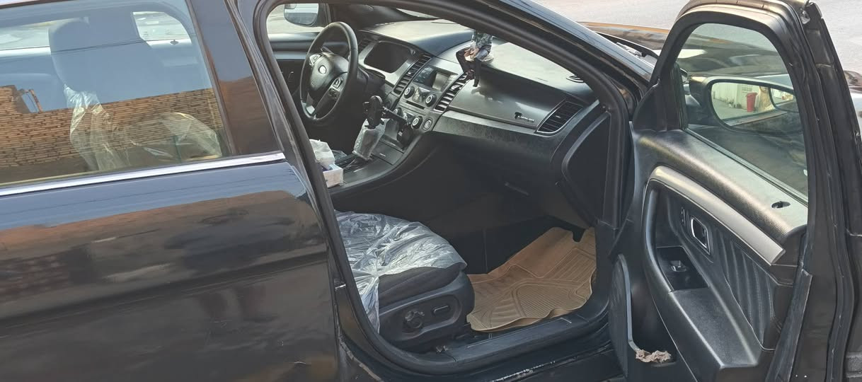 يالله السلام عليكم فورد تورس موديل٢٠١٣ لبيع 
رقم مميز ٤٠٤٤نجف باسمي السياره هزه  وسنويه جديده هاذه شهر انهزت وسنويه هم هاذه لشهر تجي وتشوف 
السياره عيون لشيطان وعدسات اناره
قبف دبه واتر بم كله جديد 
رمز دخول 
كشنات كهرباء تدفئه تبريد قطعتين تبريد هم كله جديد 
حداديه وره وكدام جديده 
السياره بعد اهواي مخسور عليهة واهواي بيهة شغلات عزلهة كلش حلو دبل عازل 

السياره حادثهة بابين 
مكان السياره بديوانيه الاسكان 
سعرهة٩٣ بلعافيه على لياخذهة 
رقمي‏ ‪***********‬‏
