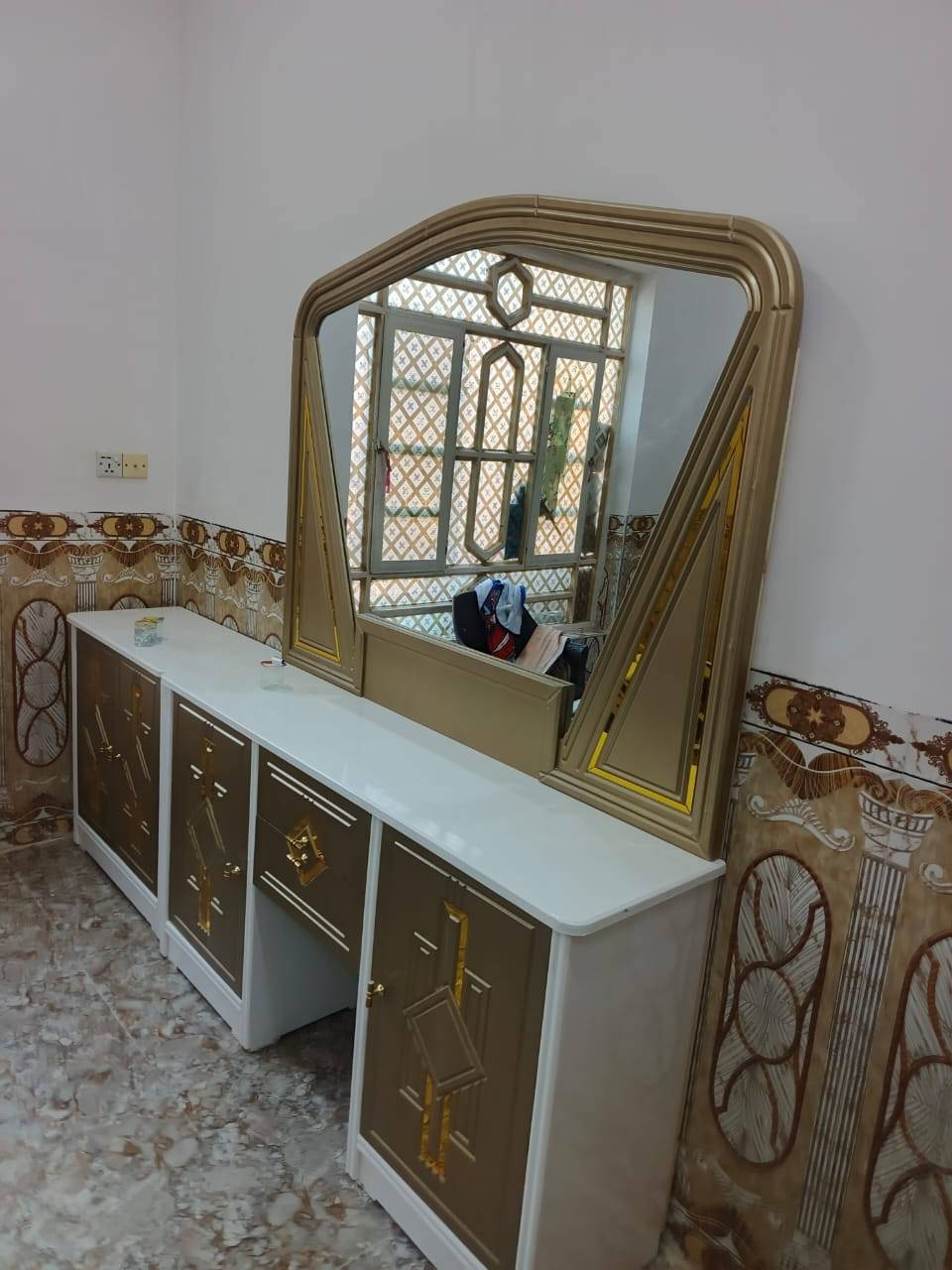 غرف نوم نجارة عراقية عالية الجودة تتكون من عشر قطع العنوان بابل الحمزة الغربي لتواصل على وات ساب ***********
