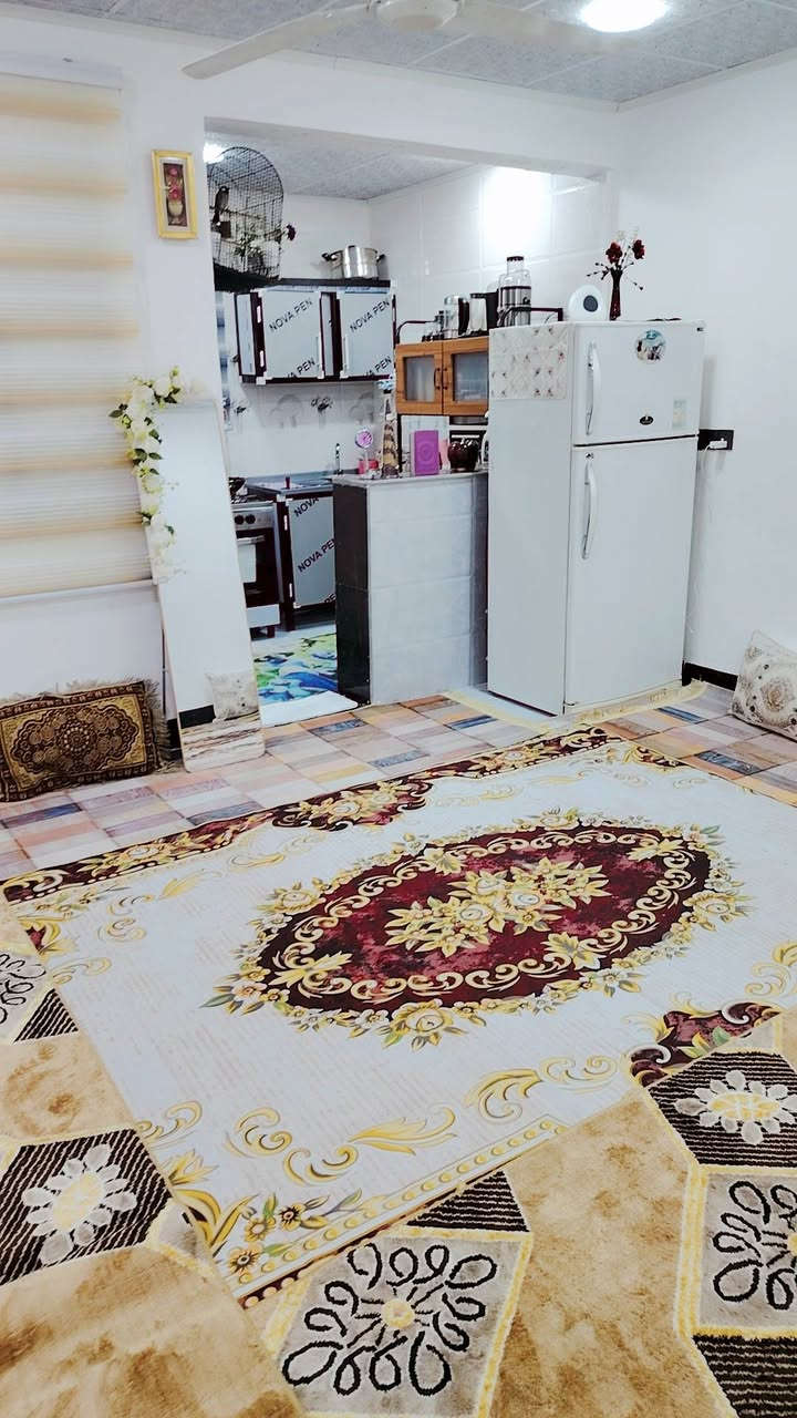 السلام عليكم دار 80متر للبيع معه الأثاث بناء جديد  وجاهز من كل شي   كوفه شارع المعمل قرب اسواق زيتونه ثاني بيت ع الشارع العام السعر 30 وبي مجال    ***********

