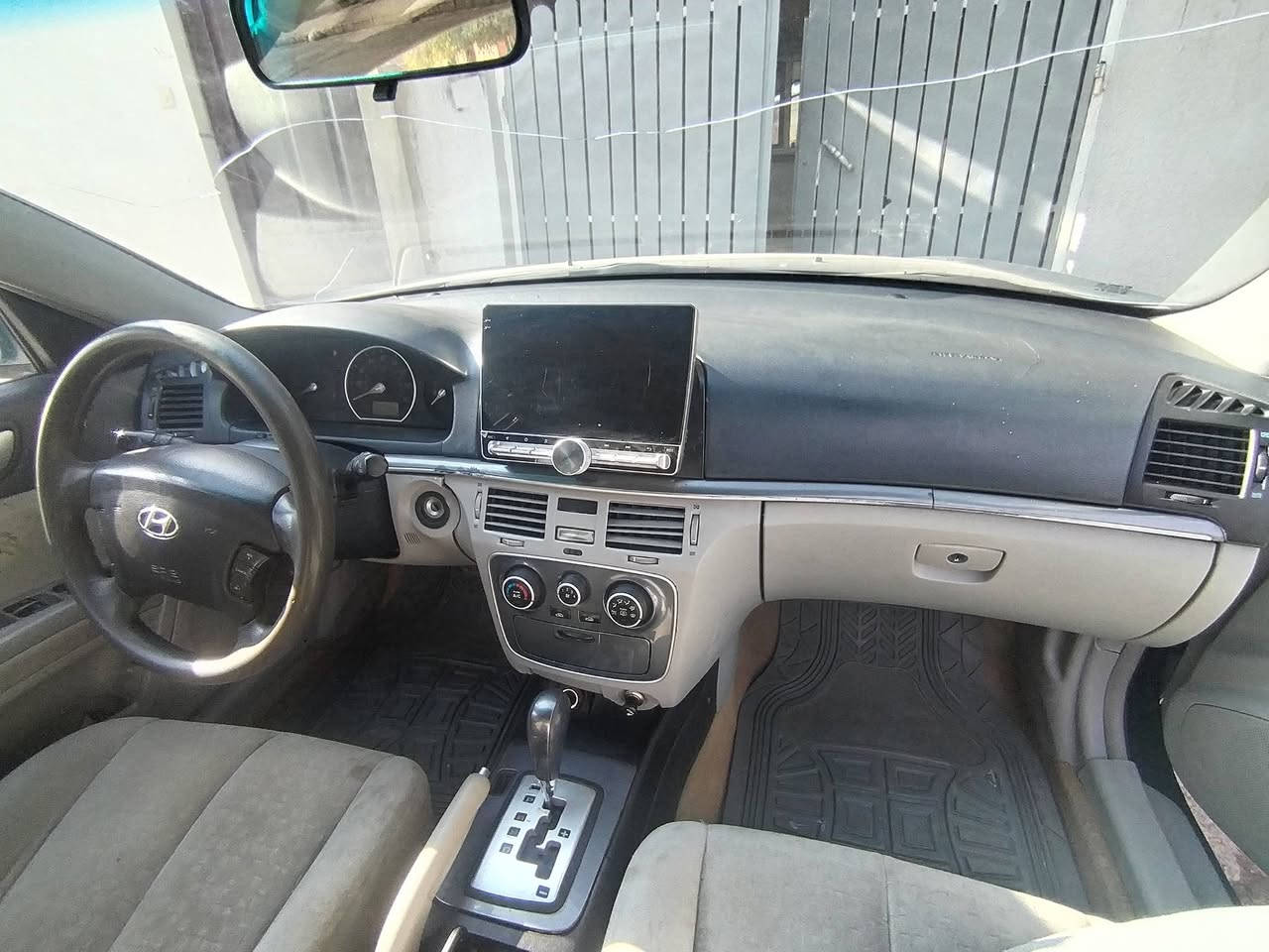 سونات موديل ٢٠٠٧ رقم انكليزي نينوئ بسمي شرط كبوون بنزين ضرر جاملغ خلفي الرقم  *********** مصبوغ عام المكان حي سومر السعر ٩٠ وبي مجال
