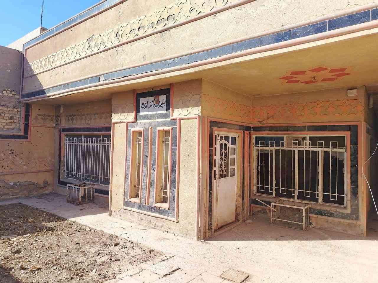 السلام عليكم
بيت 200 متر يباع كله او نصفه منطقه الألفين شارع النقابه فرع مجمع الرحمه الطبي موقع مميز جدا 
للاستفسار ***********
