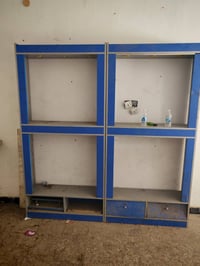 رفوف عرض متر ارتفاع مترين فواصل جام السعر للقطعتين ٥٠ الف رقمي ٠٧٧٠٨٢٦...