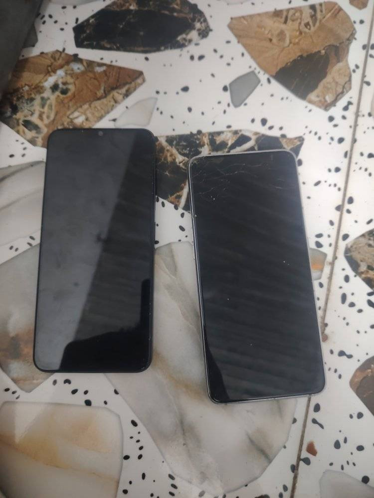 اجهزه ثنين A80 يعوزو شاشه فقط
والأخ فقط لا غير خريطه
مراوس ب ماطور شحن


**إذا كنت صاحب هذا الإعلان وتريد حذفه لأي سبب، رجاءا أرسل رسالة إلى الدعم الفني**