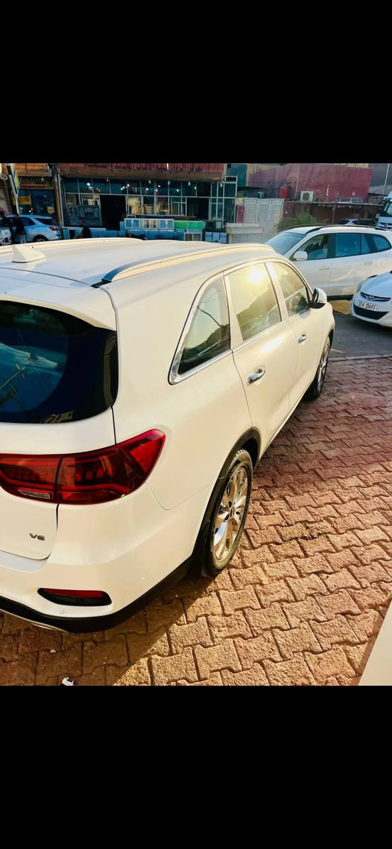 سورنتو وارد خليجي موديل 2020رقم ميسان الدولي السياره كفاله من الضربه التبديل الصبغ الفتح كفاله مكينه كير تبريد حداده تخم تاير المواصفات بصمه ابواب وتشغيل مكينه 6سلندر عدد الركاب 7تبريد 3قطع منفصل التحكم فورويل دفع رباعي نظام مانع انزلاق انظمة القياده 1عادي 2ايكو 3سبورت نظام رادار النقطه العمياء مري شفط داخل جلد تدفئه كشنات كشن كهربائي حساس امامي خلفي كامره دوارة HDمري شفط مع القفل ولفتح +اشاره ويل كب 19شاشه قراة العطلات بدشبول بردات خلفيه تحكم ستيرن فول 4جهات يدات نيكل مع اضويه اناره ترحيب مدخل uSBمع اوكس نظام بلوتوث مع حاكيه عند الاتصال
سياره نظيفه جدا السعر 260بيها مجال بيع
 اومراوس العنوان حي المعلمين القديم  الاستفسار ***********
