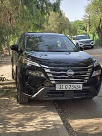 Nissan rogue 2025 sv  نيسان روج ٢٠٢٥ sv ماشية ١١٩٨٧ ميل  حجم محرك ١٥٠٠...