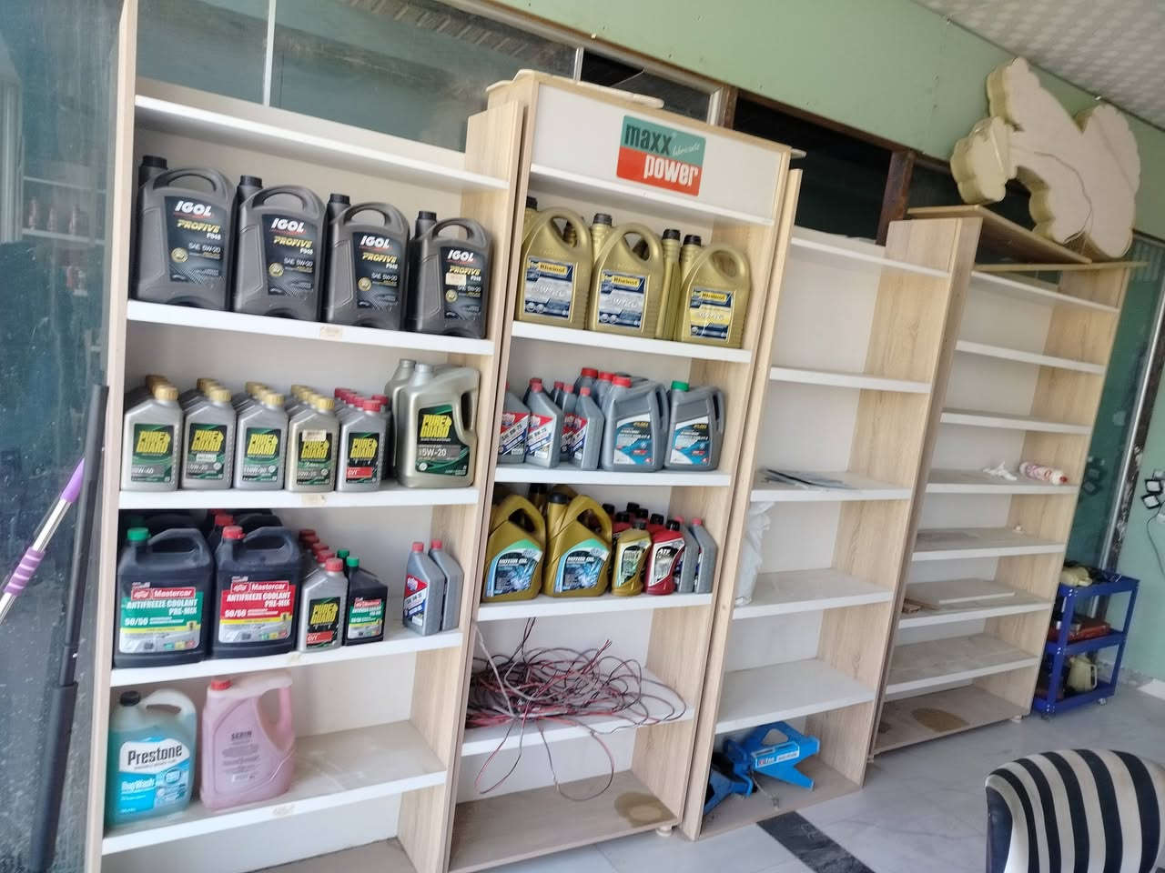 رفوف محلات خشب صاج اصلي 4رفوف
سعر الواحد 75 نضافه 90%
العنوان ناصريه شارع محطة القطار مجاور كوفي الراية 
للستفسار اتصل ***********
