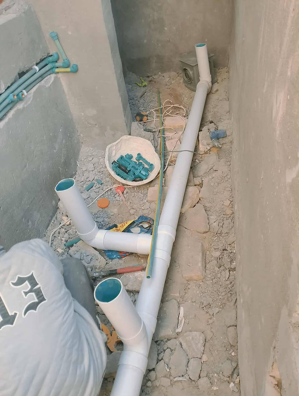 ماي + مجاري.
***********
