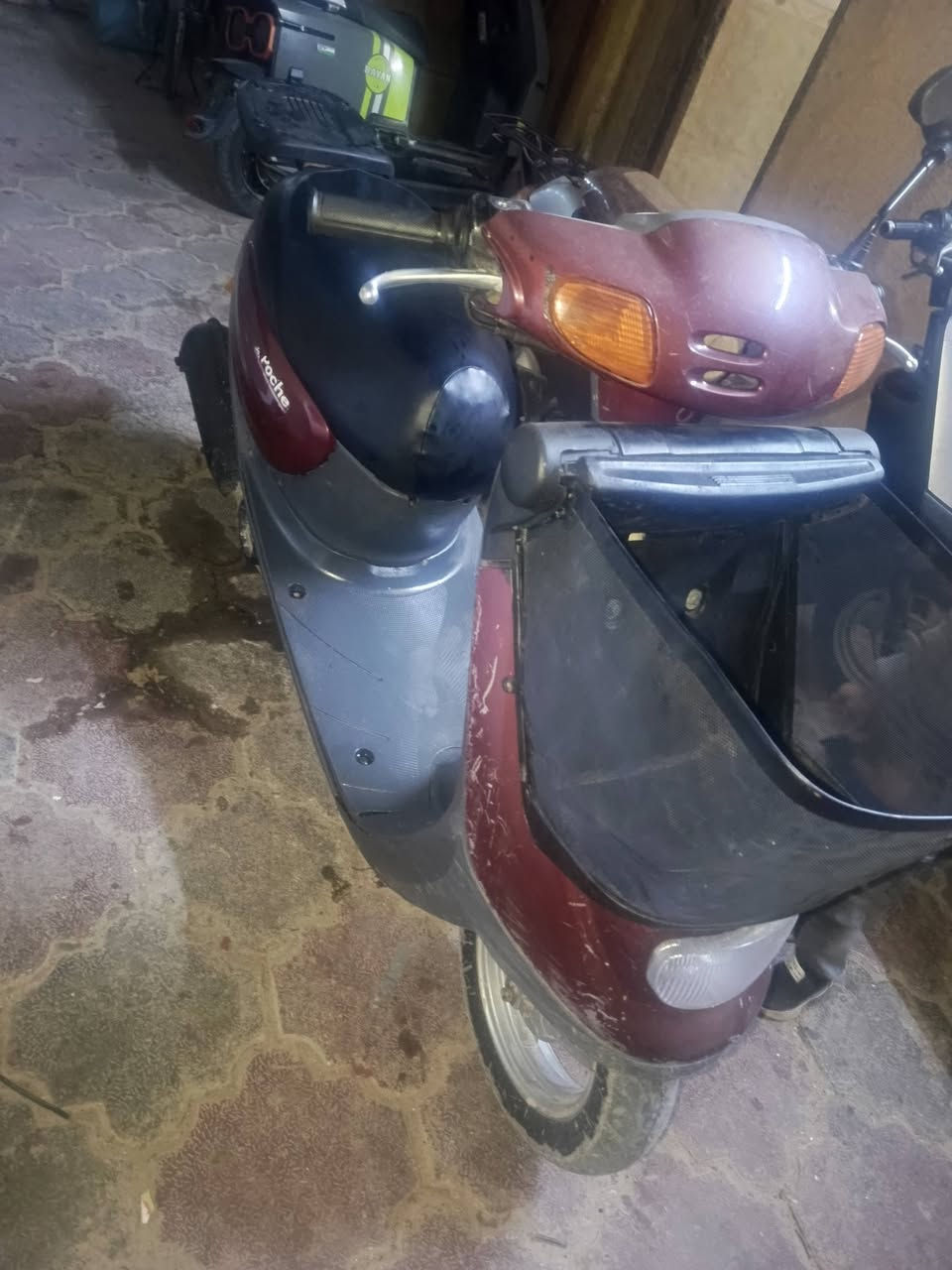 سلام عليكم دراجه بطه مديل 2003 (كفاله عامه مكينه و شاصي وكفرات ) كله بلادي مكينه خرسه ما تسمع صوته شلعه و معدل كهربايات كله شغاله نكره سلف اي وقت عداد سرعه بانزين شغالات قفل جنطه قفل اكسن قفل استيرن تايرات جدد زوج اي نقص ما بيه سعر 325 وبيه مجال     مكاني كربلاء


**إذا كنت صاحب هذا الإعلان وتريد حذفه لأي سبب، رجاءا أرسل رسالة إلى الدعم الفني**