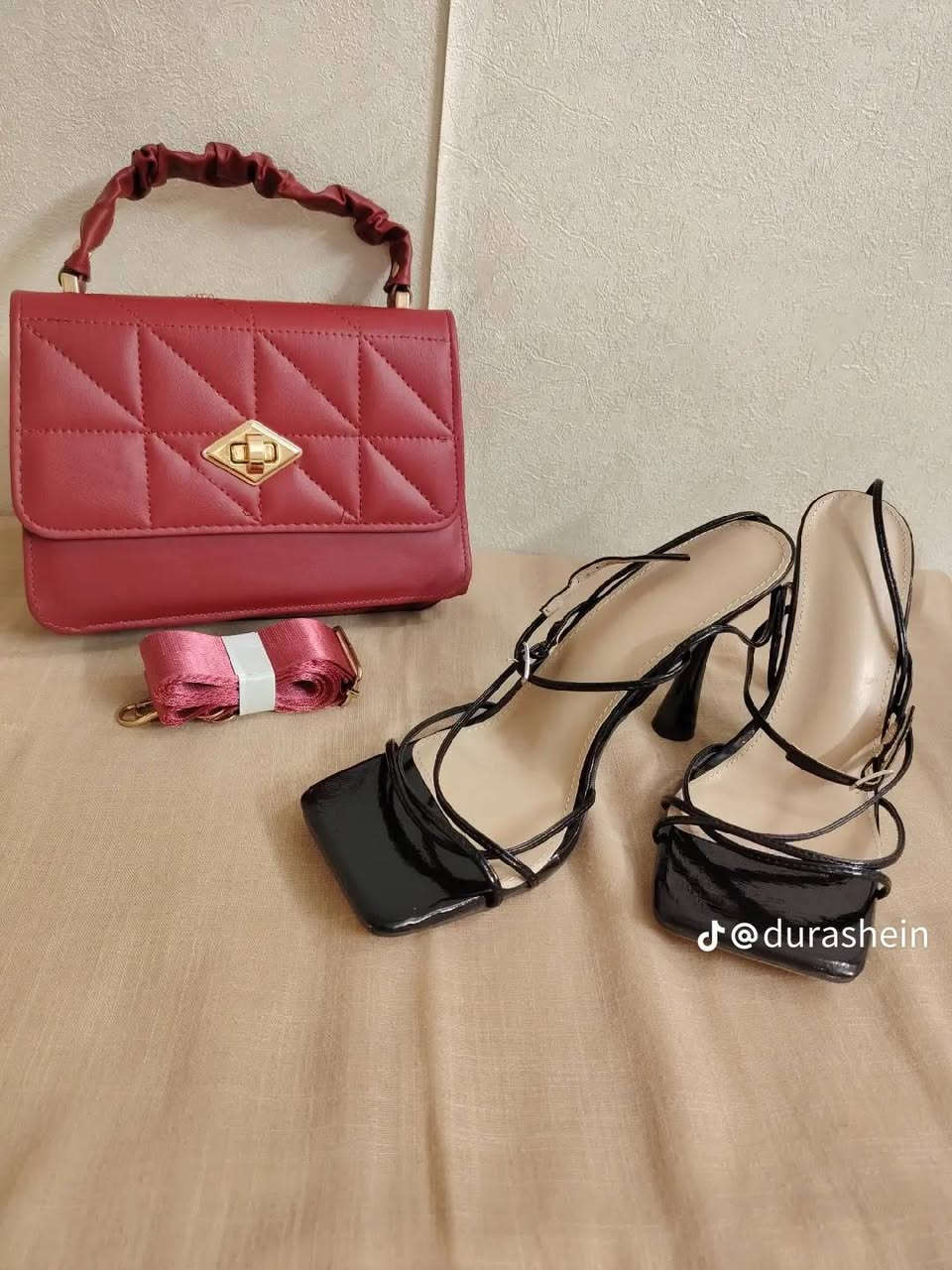 تخفيضات تخفيضات اي شحاطة حذاء جنطة  عليهن عروض تريد تدخل خاص


**إذا كنت صاحب هذا الإعلان وتريد حذفه لأي سبب، رجاءا أرسل رسالة إلى الدعم الفني**