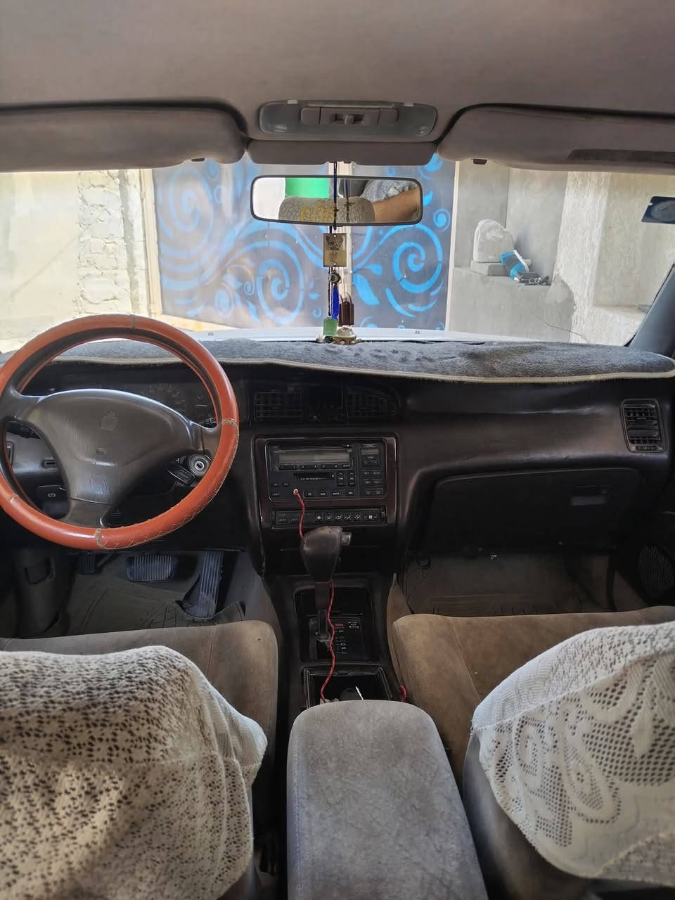 السلام عليكم سيارة تويوتا كراون بطه فصل موديل 1994 رقم البصرة انكليزي مشروع وطني سنويا جديدة سيارة كفاله من الكص ونقل الجثه الضربه  اصوليات محرك كير 2500 فنر بلاد فول مواصفات تبريد امامي وخلفي ثلاجه تشتغل حداده تخم تايرات كهربائية كله شغاله مابيه أي نقص دواخله كله جديده السعر67  اتصال على رقم هاتف ***********العنوان بصره قضاء المدينه
