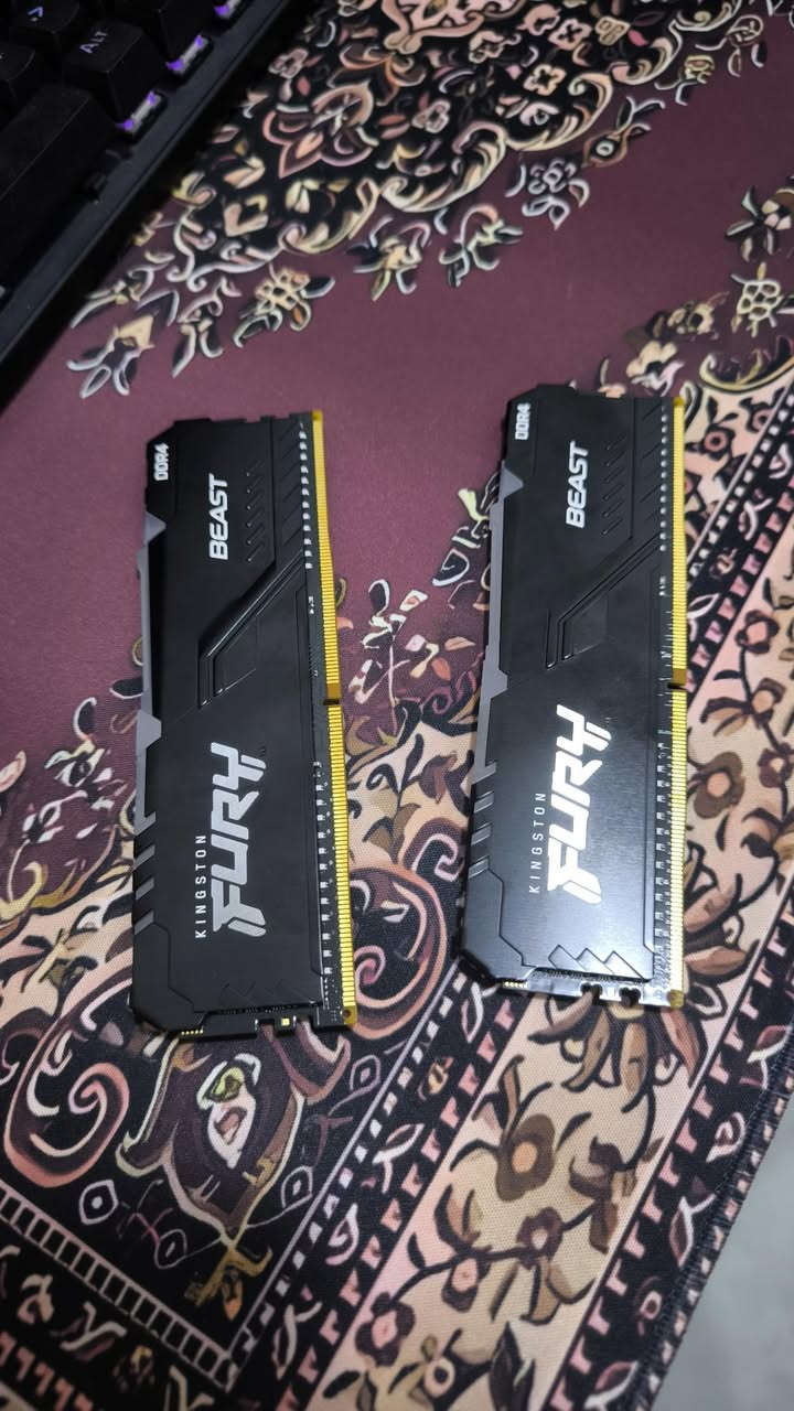 رامات 8*2 kingston fury
16gb 3200mhz 
CL16

السعر 120 الف
توصيل موجود

***********

