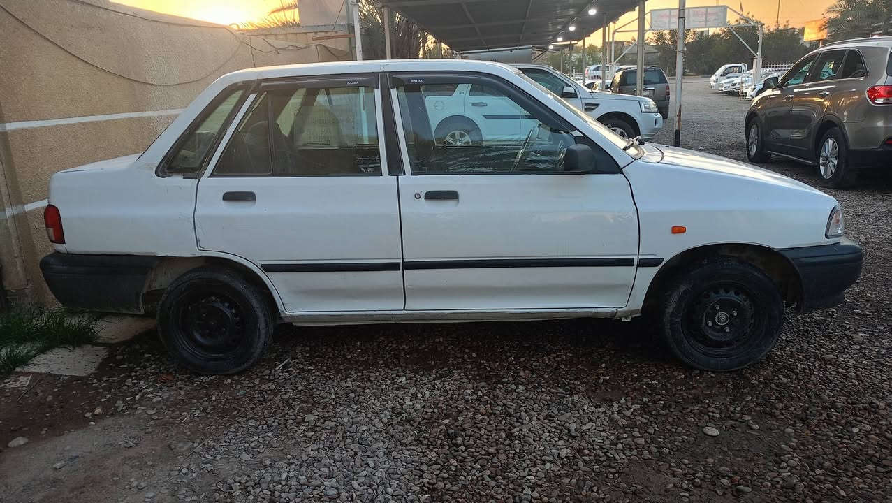 السلام عليكم للبيع موديل 12الشرعي متوفي السيارة مكينة والكير خير من الله والباقي شوف العين السعر 16وبيها مجال اتصل على الرقم ***********
