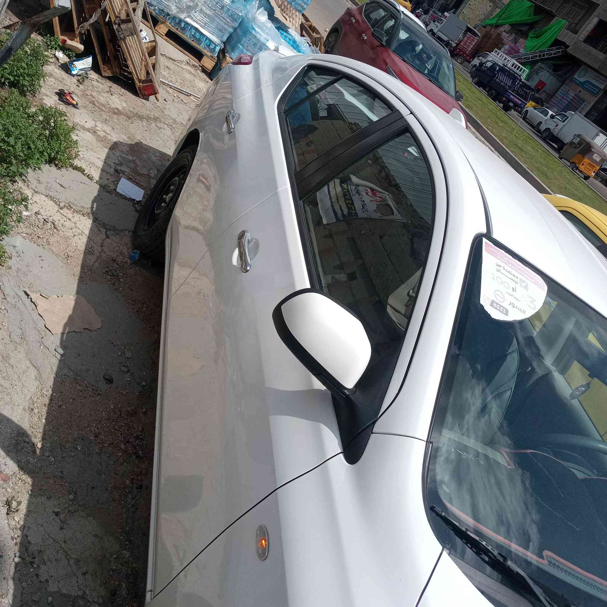 نيسان صني هندي موديل 24 ماشيه 16 الف تقريباً
قطعتين تبريد 
جامتين كهرباء 

السياره مكفوله كفاله عامه عده الخدوش وكم شخط بسيط جدا السياره مكفوله كفاله عامه وعلى وضعها 

رقمها بغداد تحويل ثاني يوم 
سعرها 123 ورقه بيها مجال بسيط 
مكانها بغداد جميله ***********
