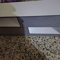 ميز عرض 140 في ارتفاع 60  في عمق 40 خانات تاج يعني دوسة خفيفة ويفتح  خ...