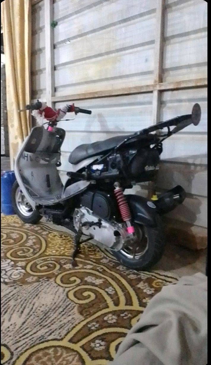 السلام عليكم للبيع ماكس منغولي الدراجه نظيفه شرط شلعه ومعدل ماكينه ما مفتوحه مكاني سوق الشيوخ صناعه الدراجه نصبه وجمال بيها كفرات الصفاحيات والبدلايت بس اللي ما بيها كفر قدام السعر 400 وبيها مجال


**إذا كنت صاحب هذا الإعلان وتريد حذفه لأي سبب، رجاءا أرسل رسالة إلى الدعم الفني**