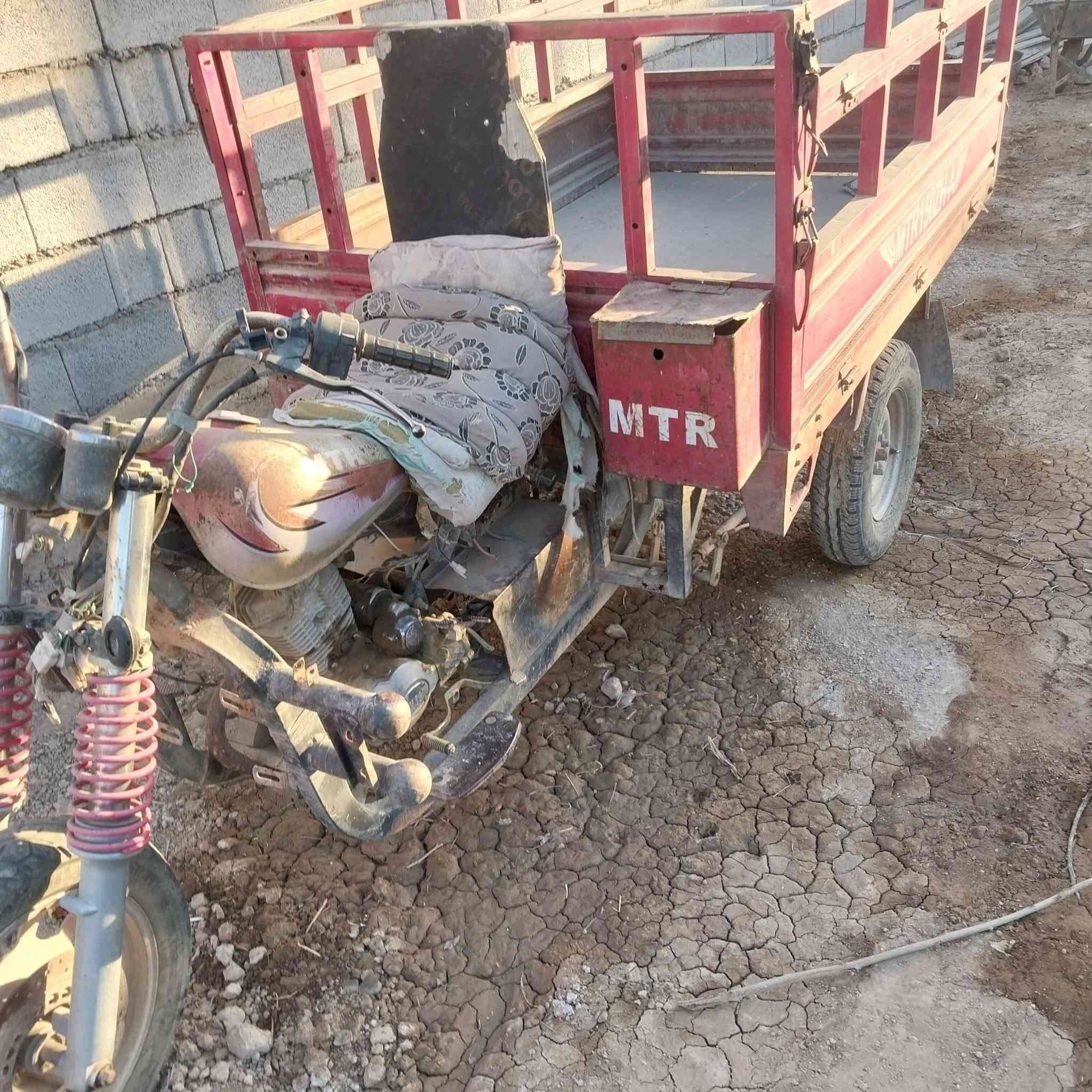 السلام عليكم ستوته MTR امتيار نضيفه شغاله مابيه شي نقص  بدي محرك نضيف السعر 500وبيه مجال مكاني منصوريه الشط 
***********
