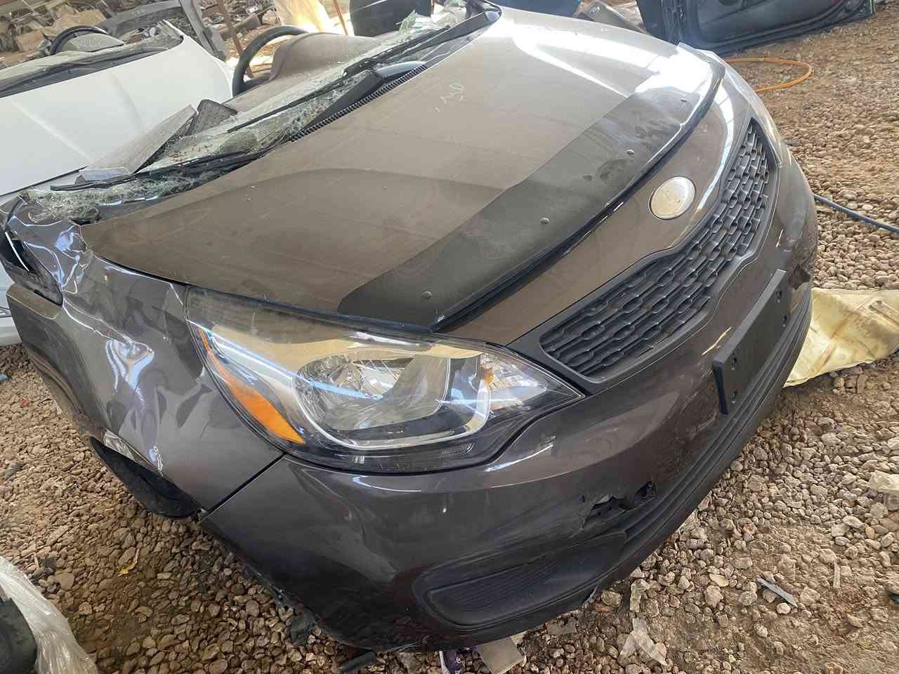 السلام عليكم للبيع كصه كيا ريو موديل 2014 وراد امريكي مع ابواب عدد 2 دعاميه خلفيه هوزن خلفي 
للاستفسار اكثر
***********
