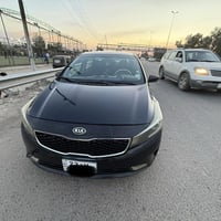 كيا فورتي للبيع  موديل ٢٠١٧  حادث بس دعامية امامية كلها ليبل واحد  محر...