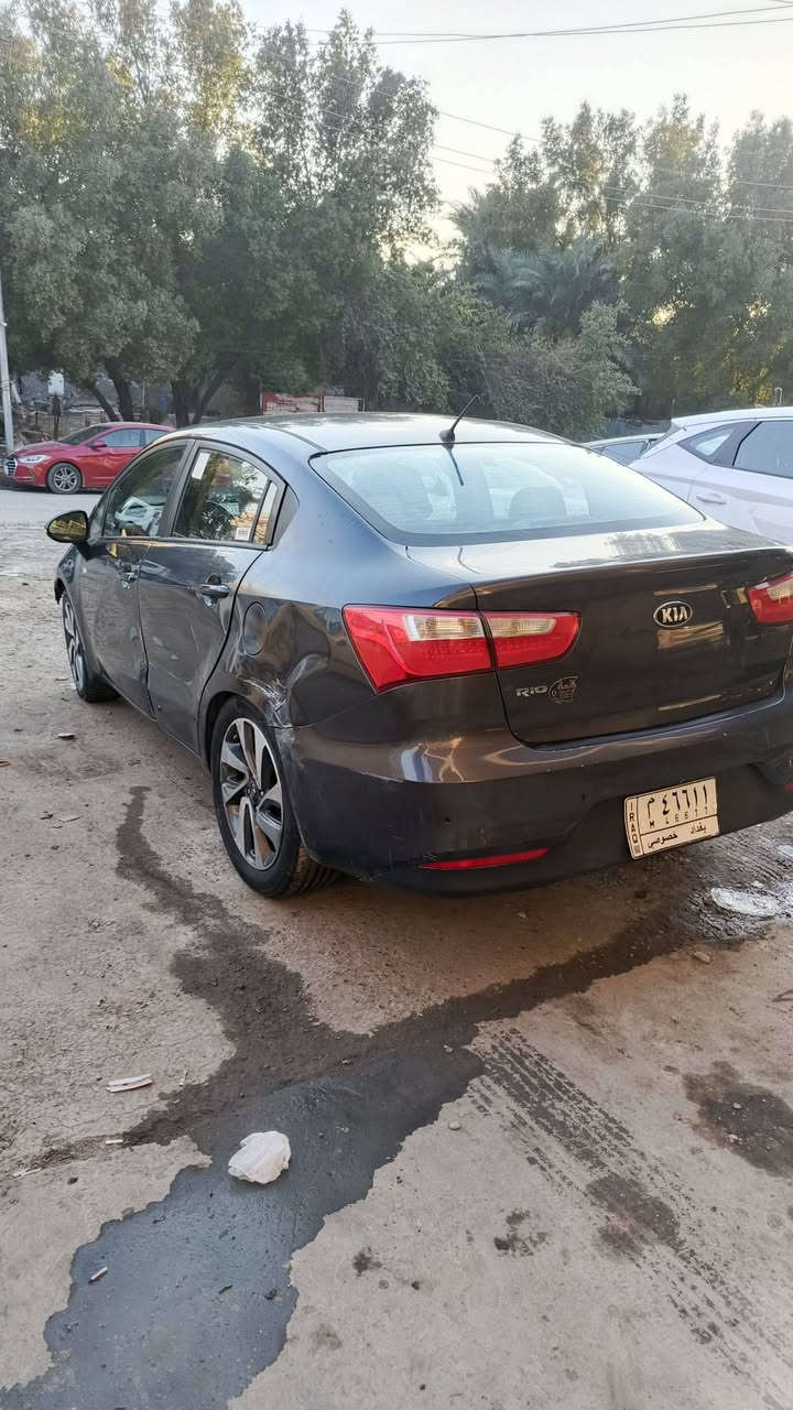 سلام عليكم
للبيع كيا ريو
موديل 2016
رقم بغداد خليجي 
فول مواصفات
ابيع عله حادثهه 
مكان السياره بغداد 
مكلف بل نشر
***********
