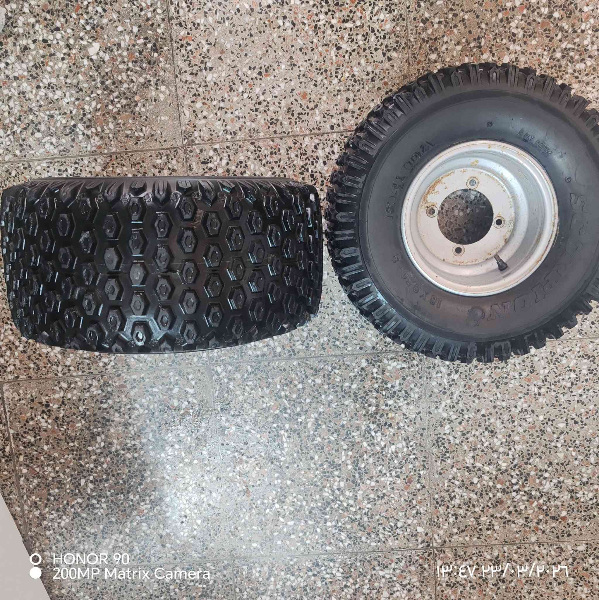 زوج تايرات دراجة رباعية هنة وويالتهن نضافة 99% ابو العقرب 🦂 حجمهن موضح بالصورة 
السعر 100 يوجد خدمة توصيل لكل المحافضات  ***********
