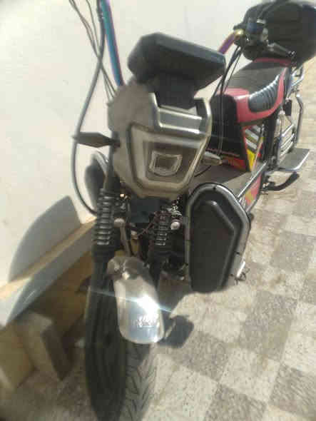 سلام عليكم موطور شحن موديل 2025 كلشي شغال بي بس بطاريات ضعاف سعر 400 وبي مجال عنوان  رمادي التأميم ***********
