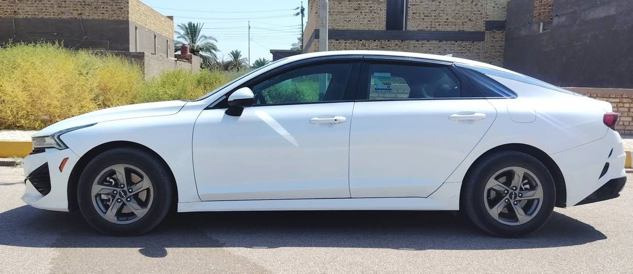 السلام عليكم
كي5 2022 وارد امريكي تبديل قطعتين صبغ قطعه وحده
رقم بغداد بسمي ماشيه65 الف 130 بيها مجال بسيط  
بيع او مراوس 
***********

