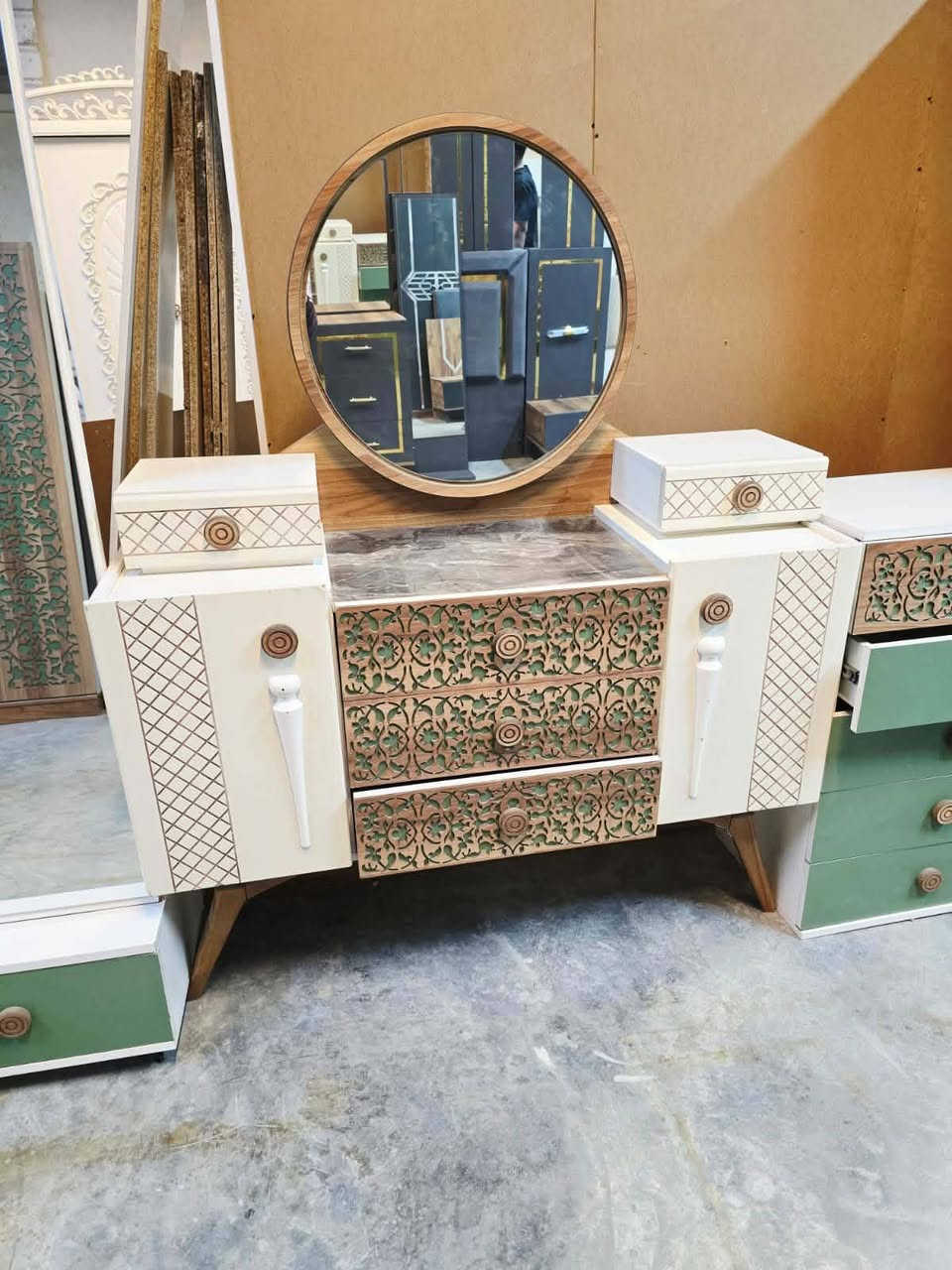 غرفة نوم مستعملة🇹🇷
نضافة90 ٪💯
عدد القطع / 10 
نضام / أسلايت +باب إضافي 💢
شازلون / مخزن 📥 سرير مخزن🤌
سعرها 800💸
شد ونقل داخل بغداد مجاني🚛
يوجود توصيل محافضات 🚛


**إذا كنت صاحب هذا الإعلان وتريد حذفه لأي سبب، رجاءا أرسل رسالة إلى الدعم الفني**