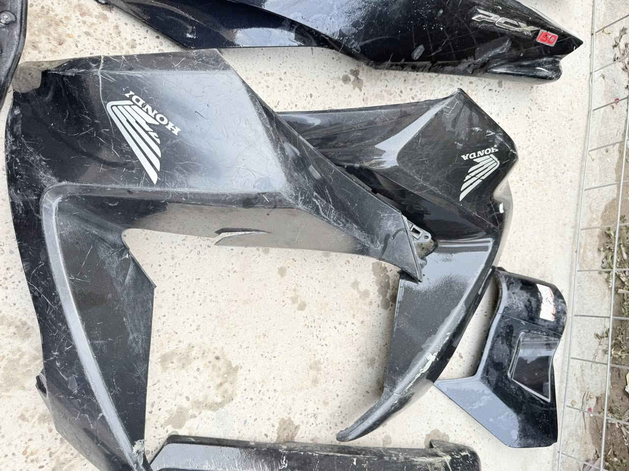 السلام عليكم كفرات بي سي اكس جيل ثاني اصليات تفصيخ
نقص بس جاملغ ودواسات سوادات جيل ثاني للبيع  مكاني بغداد الكريعات ***********
